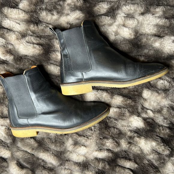 Everlane Womens Size 9.5 Leather Chelsea Boots Black Made in Italy Minimalist - Picture 3 of 8